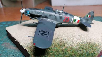 Diorama 1:72 caccia italiano Macchi MC205 Veltro