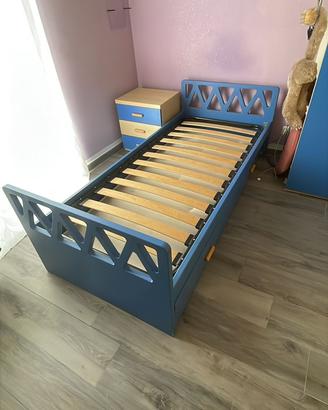 Letto e scrivania solo da venire a ritirare