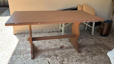 Tavolo in legno