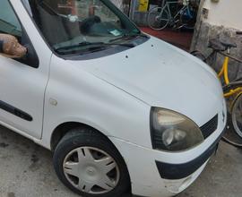 RENAULT Clio - 2003