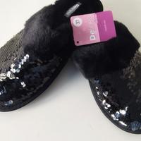 Pantofole nere con paillettes 