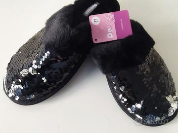 Pantofole nere con paillettes 