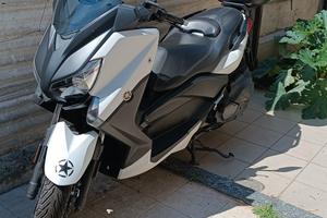 Yamaha xmax 400