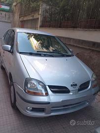 Nissan almera tino gpl