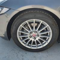 04 Cerchi e gomme jaguar XE 17 P ORIGINALI