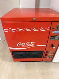 Distributore bevande coca cola vintage
