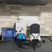 Xbox serie s con due controller , cavi e batterie
