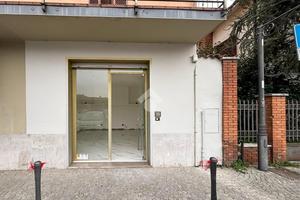 NEGOZIO A CAZZAGO SAN MARTINO