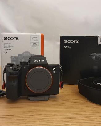Fotocamera mirrorless Sony a7 III + accessori pro