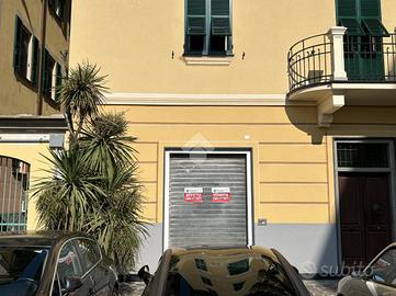 NEGOZIO A LAVAGNA