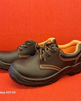 SCARPE ANINFORTUNISTICHE - MISURA 40 - NUOVE