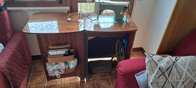 Mobile vintage con macchina da cucire 
