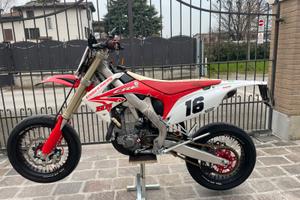 Honda 450 motard targato