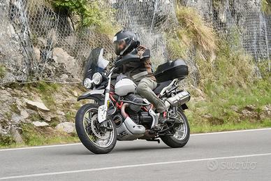 Moto Guzzi v85tt 2025