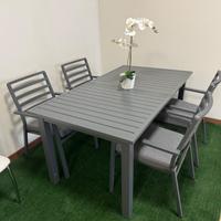 Tavolo e sedie in alluminio da giardino