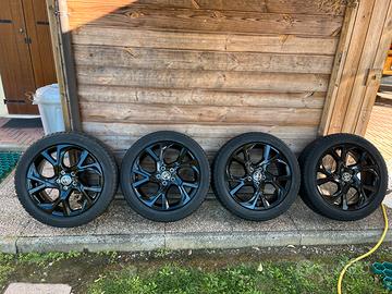 Cerchi in lega Toyota C-HR.