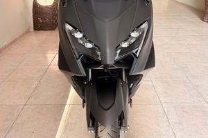 TMAX 560