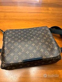 Louis Vuitton borsa District MM Monogram uomo