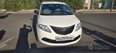Lancia Ypsilon 1.0 FireFly 5 porte S&S Hybrid Ecoc