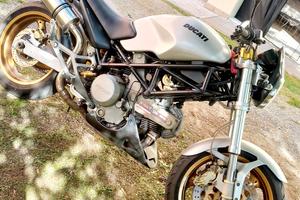 Moto ducati monster 620 ie