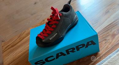“Scarpa” da bambino nuove, num 27