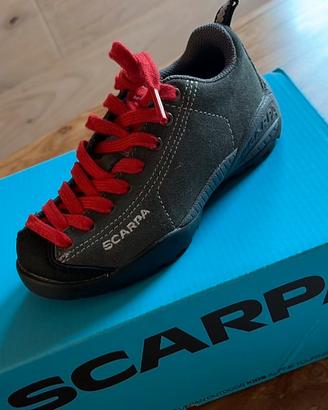 “Scarpa” da bambino nuove, num 27