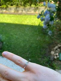 Anello oro bianco con diamante certificato GIA – L