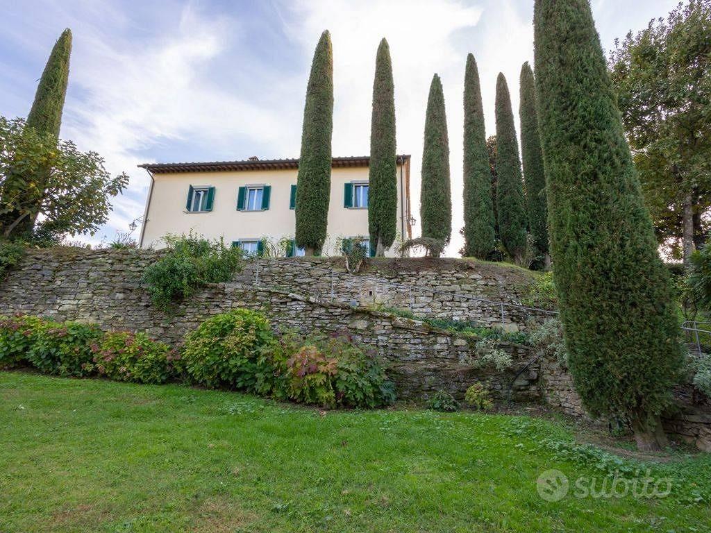 Rustico / Casale di 397 m² con 4 locali e box auto - Vista 3