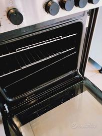 cucina con forno multifunzione termoventilato