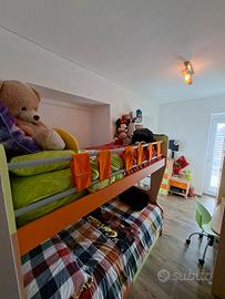 cameretta con letto a castello