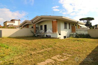 PORZIONE DI QUADRIFAMILIARE A ARDEA