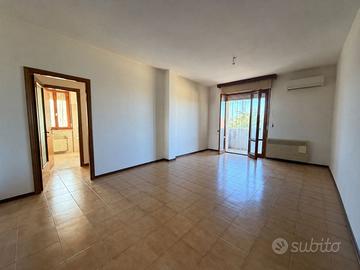 Appartamento con garage, zona Santa Maria