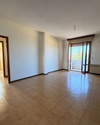 Appartamento con garage, zona Santa Maria