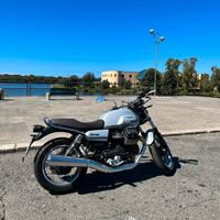 Guzzi V7 Special