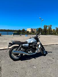 Guzzi V7 Special