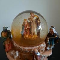 Palla di vetro con presepio