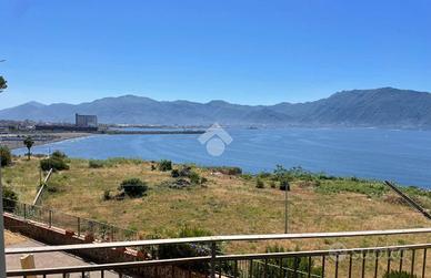 4 LOCALI A TORRE ANNUNZIATA