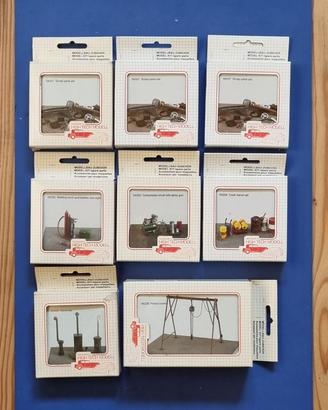 8 conf. di ACCESSORI IN METALLO Scala 1:43