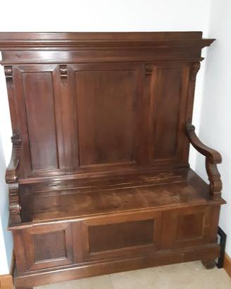 Cassapanca antica