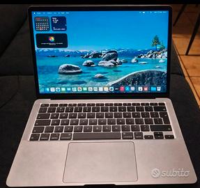 MacBook Air M1 97% batteria