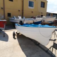 Barca a motore