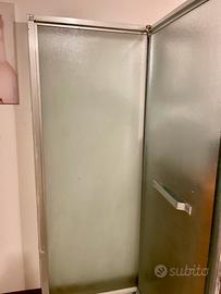 Box doccia due ante in vetro