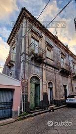 Palazzo antico a Riposto