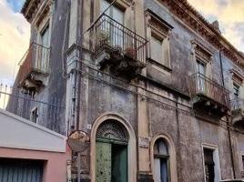 Palazzo antico a Riposto