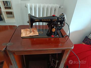 Macchina da cucire Singer anni '50. Modernariato 