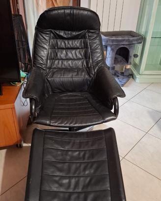 Poltrona pelle con poggiapiedi