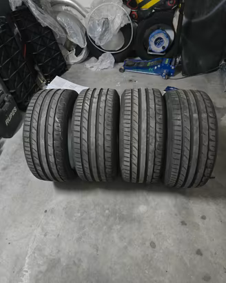 gomme 235/35/r19 riken
