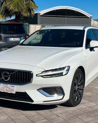 Volvo V60 T6 Recharge AWD Plug-in Hybrid Inscripti