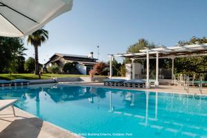 Villa di Lusso con Piscina a Sfioro e Jacuzzi