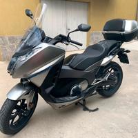 Honda Integra 750 S